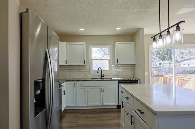 525 N Stevenson Street, Olathe, KS 66061