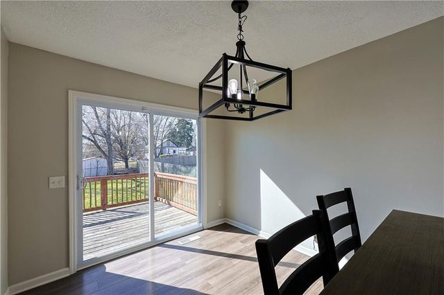 525 N Stevenson Street, Olathe, KS 66061