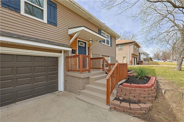 525 N Stevenson Street, Olathe, KS 66061