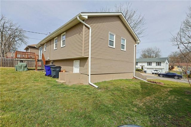 525 N Stevenson Street, Olathe, KS 66061