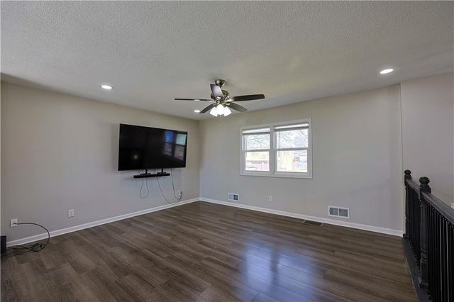 525 N Stevenson Street, Olathe, KS 66061