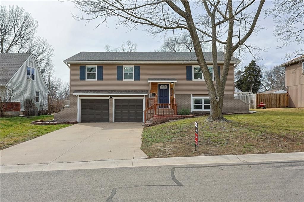 525 N Stevenson Street, Olathe, KS 66061