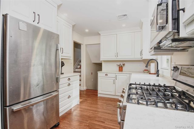 714 Tanglewood Road, West Islip, NY 11795