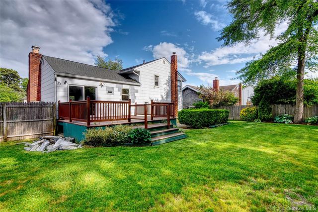 714 Tanglewood Road, West Islip, NY 11795