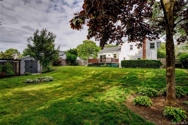 714 Tanglewood Road, West Islip, NY 11795