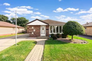 6517 W 102nd Place, Chicago Ridge, IL 60415
