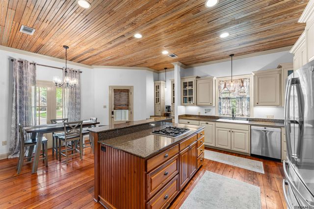 2391 St Andrews Ave, Zachary, LA 70791