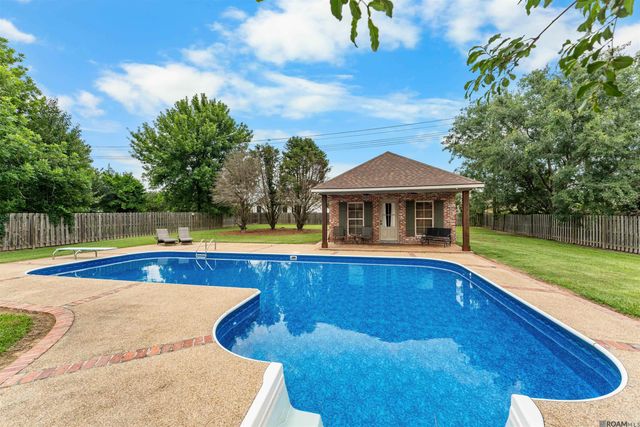 2391 St Andrews Ave, Zachary, LA 70791