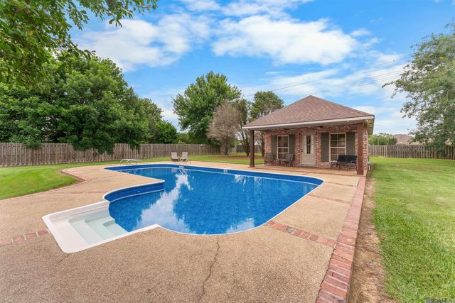 2391 St Andrews Ave, Zachary, LA 70791
