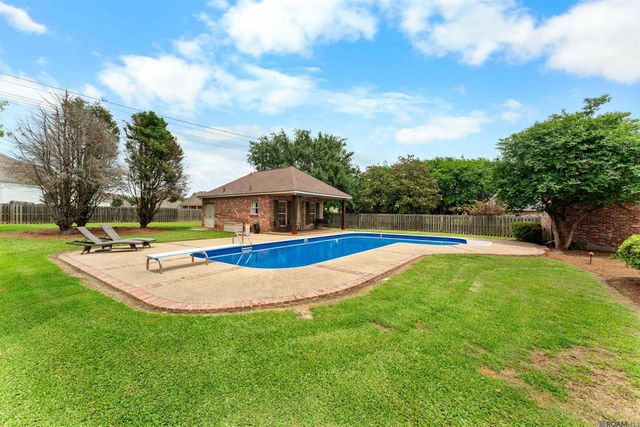 2391 St Andrews Ave, Zachary, LA 70791