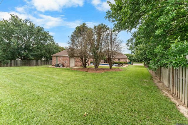 2391 St Andrews Ave, Zachary, LA 70791