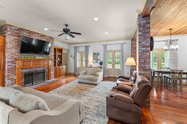 2391 St Andrews Ave, Zachary, LA 70791