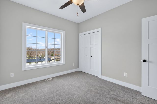 8479 Lakeshore Drive, Dexter, IA 50070