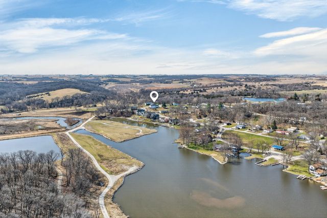 8479 Lakeshore Drive, Dexter, IA 50070