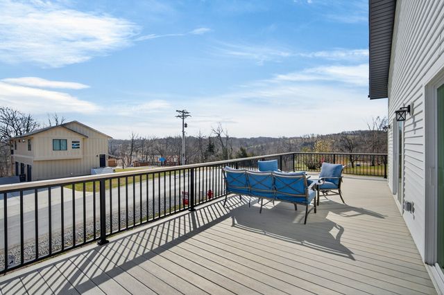 8479 Lakeshore Drive, Dexter, IA 50070
