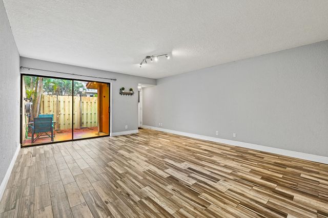 7739 Balboa Street 7739, Sunrise, FL 33351