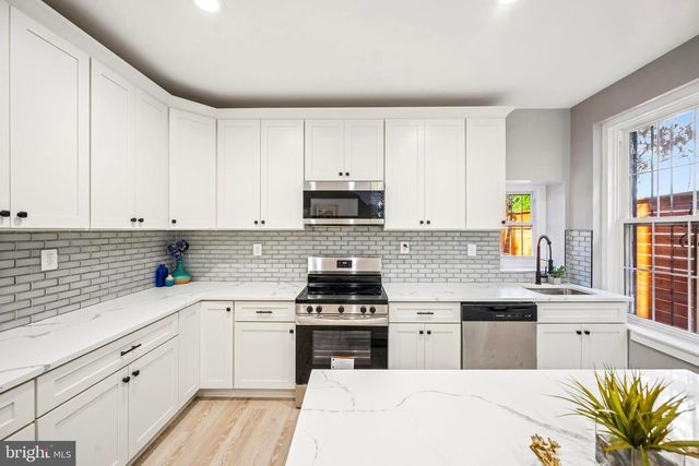 1626 HOLLINS ST, Baltimore, MD 21223