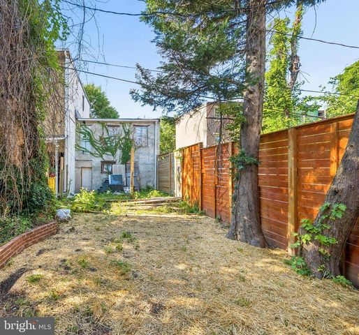 1626 HOLLINS ST, Baltimore, MD 21223