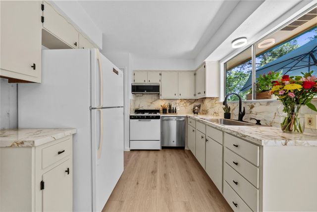 7803 Creekmere LN, Austin, TX 78748