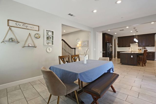 185 Jubilee Ln, Lodi, CA 95242