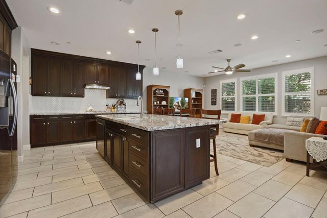 185 Jubilee Ln, Lodi, CA 95242