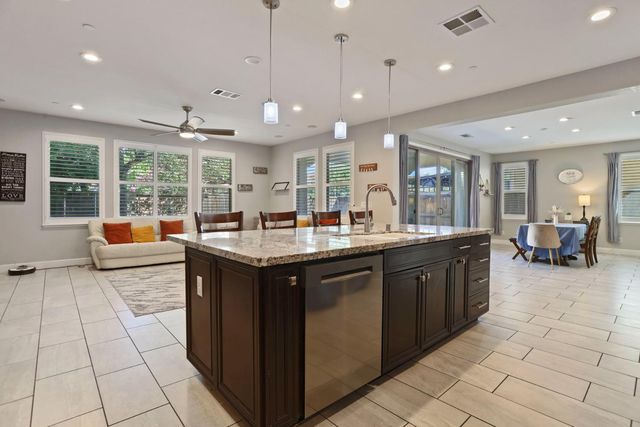 185 Jubilee Ln, Lodi, CA 95242