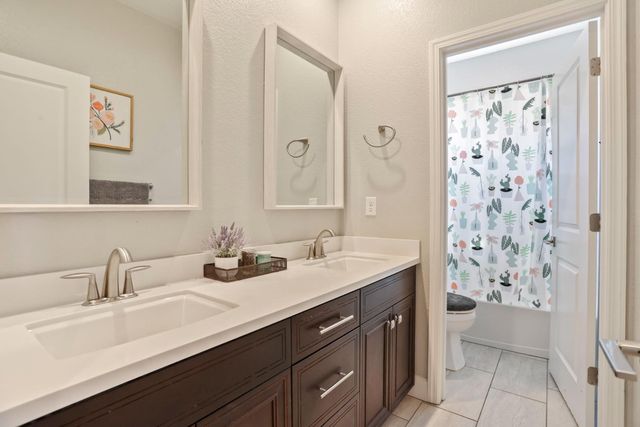 185 Jubilee Ln, Lodi, CA 95242