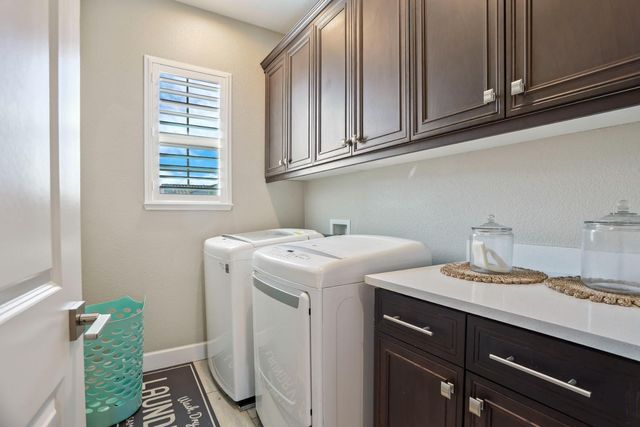185 Jubilee Ln, Lodi, CA 95242