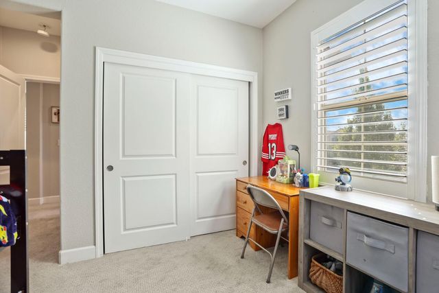 185 Jubilee Ln, Lodi, CA 95242