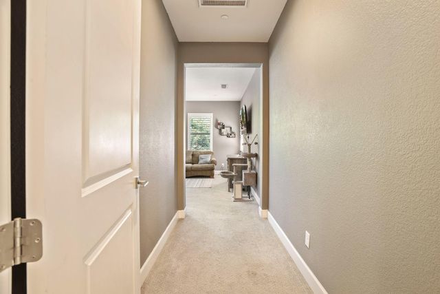 185 Jubilee Ln, Lodi, CA 95242