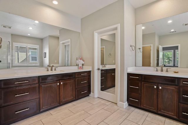 185 Jubilee Ln, Lodi, CA 95242