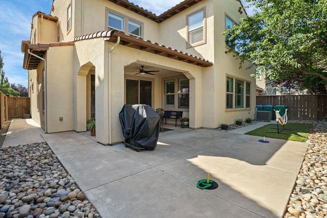185 Jubilee Ln, Lodi, CA 95242