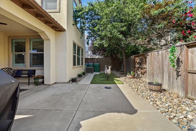 185 Jubilee Ln, Lodi, CA 95242