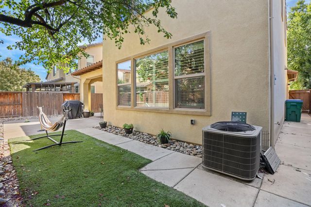 185 Jubilee Ln, Lodi, CA 95242