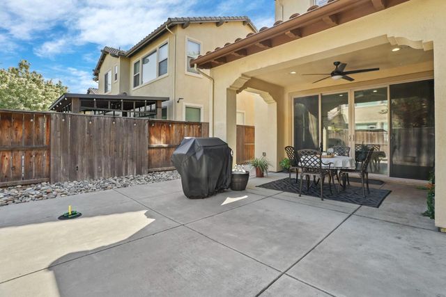 185 Jubilee Ln, Lodi, CA 95242