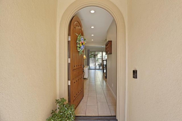 185 Jubilee Ln, Lodi, CA 95242