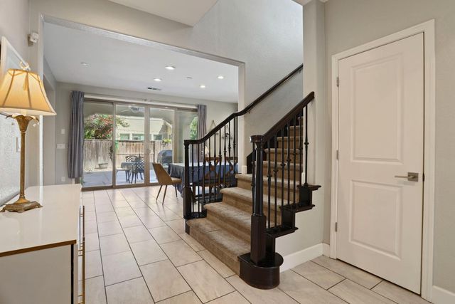 185 Jubilee Ln, Lodi, CA 95242