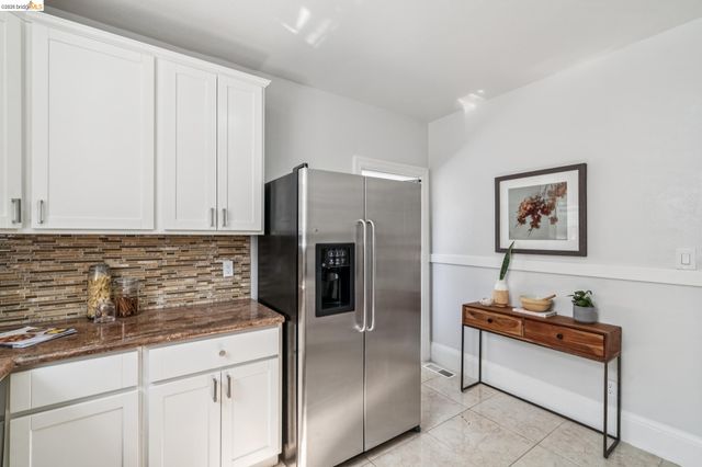 2229 21St Ave, Oakland, CA 94606