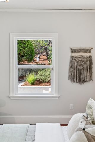 2229 21St Ave, Oakland, CA 94606