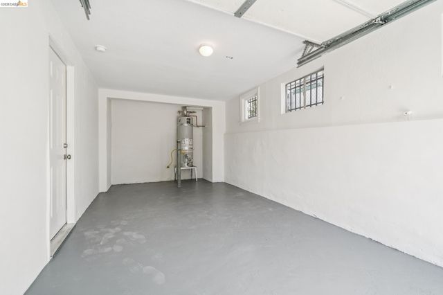 2229 21St Ave, Oakland, CA 94606