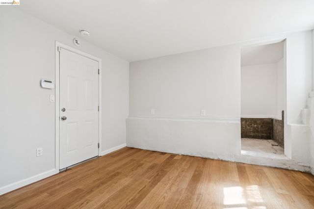 2229 21St Ave, Oakland, CA 94606