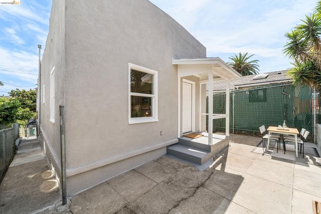 2229 21St Ave, Oakland, CA 94606