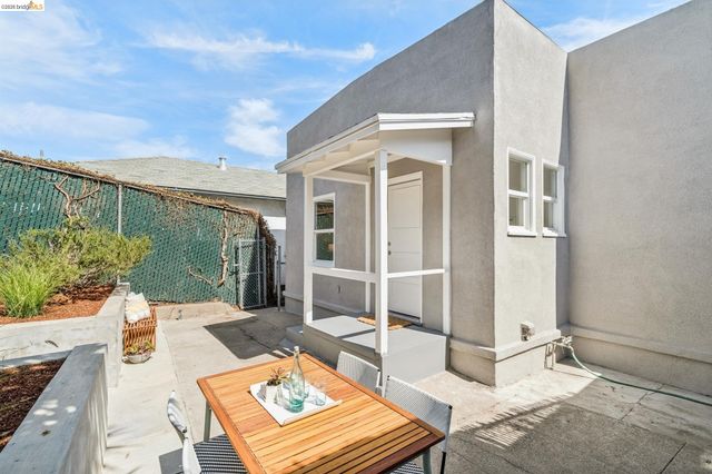 2229 21St Ave, Oakland, CA 94606