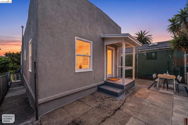 2229 21St Ave, Oakland, CA 94606