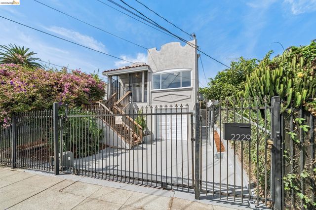2229 21St Ave, Oakland, CA 94606