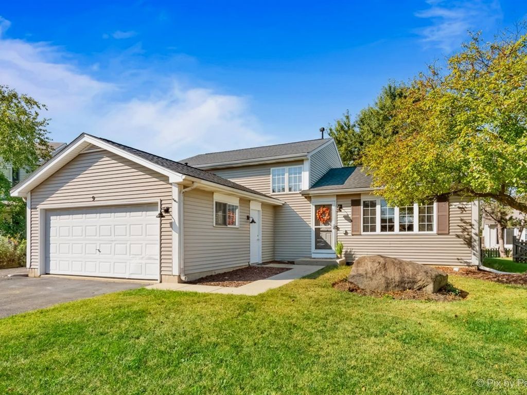 9 Danbury Court, Lake In The Hills, IL 60156