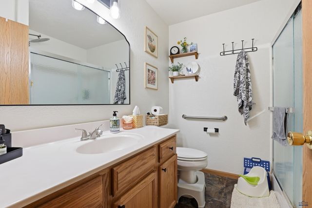 645 EARLEEN ST, Rapid City, SD 57701