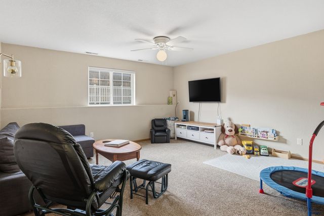 645 EARLEEN ST, Rapid City, SD 57701