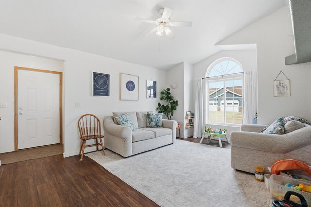 645 EARLEEN ST, Rapid City, SD 57701