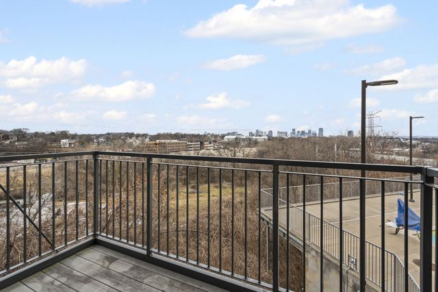 400 Herron Dr Apt 210, Nashville, TN 37210